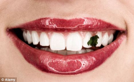 article-2200185-0889F75A000005DC-745_468x286